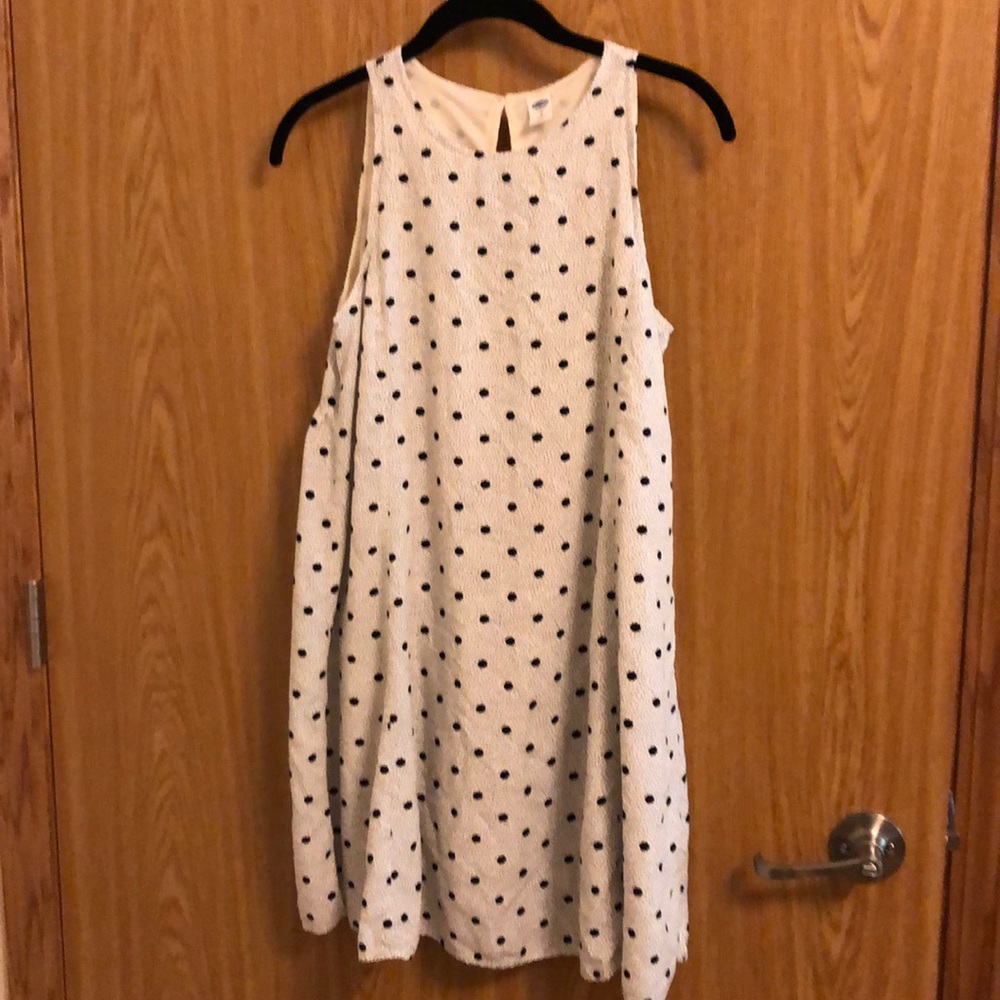 Short sleeveless dress